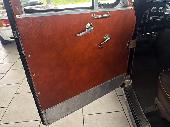 Volvo P 44511 M Pickup 9 of 10