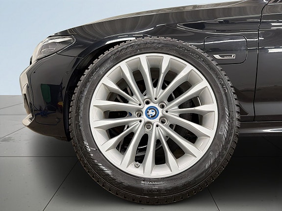 BMW 530e 14 of 25