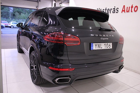 Porsche Cayenne 6 of 30