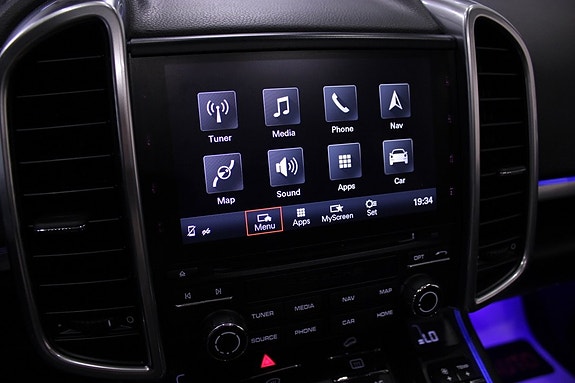 Porsche Cayenne 24 of 30