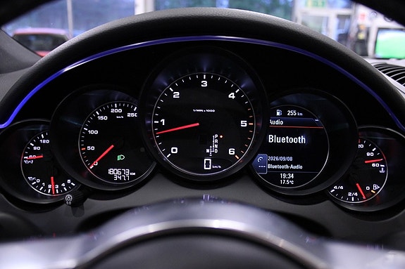 Porsche Cayenne 23 of 30