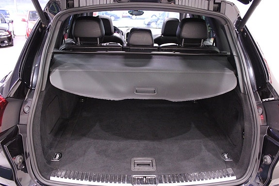 Porsche Cayenne 29 of 30
