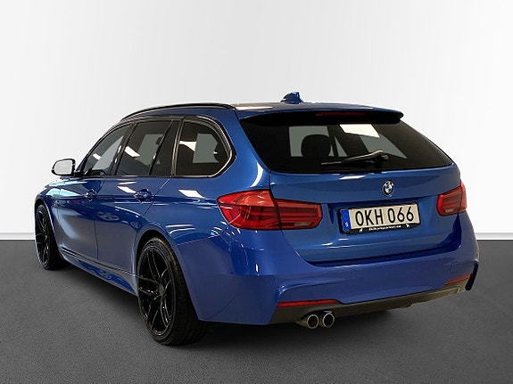 BMW 320 2 of 15