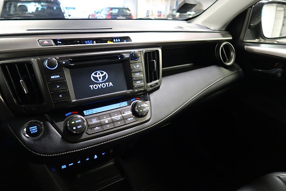 Toyota RAV4 9 of 9