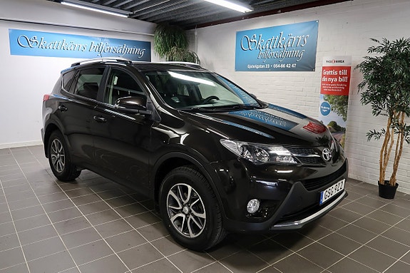 Toyota RAV4 4 of 9