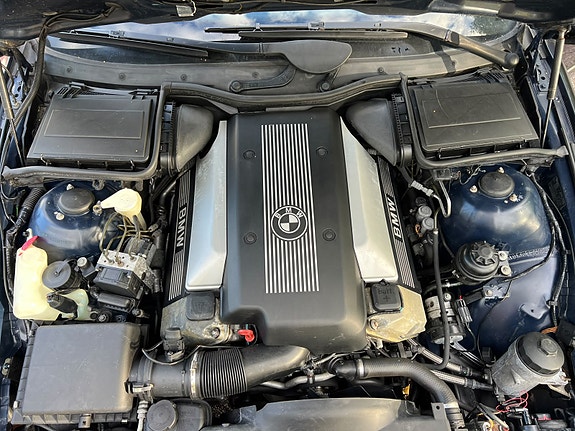 BMW 540i 9 of 9