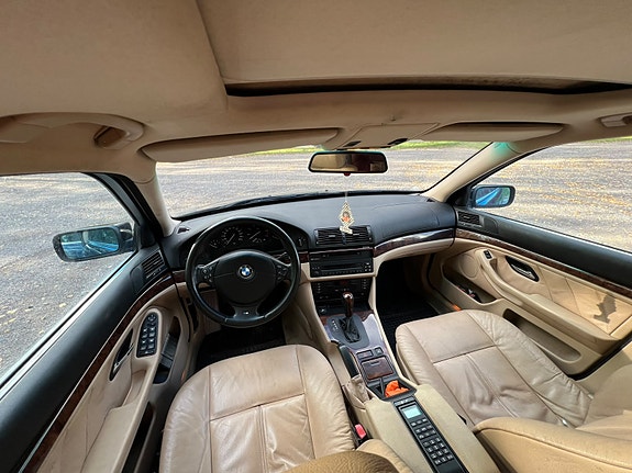 BMW 540i 7 of 9