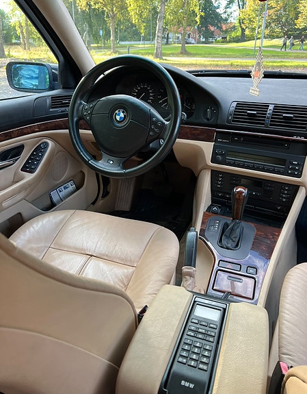 BMW 540i 6 of 9