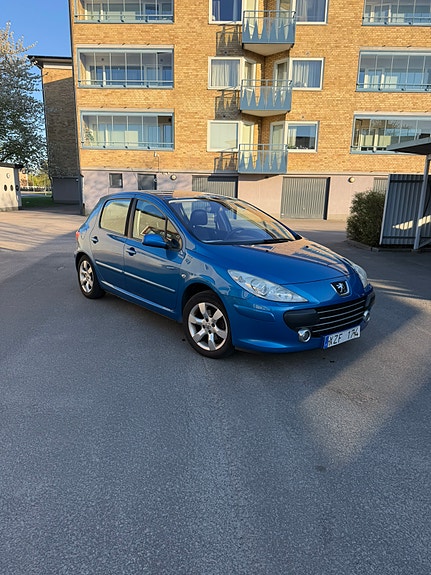 Peugeot 307 2 of 7