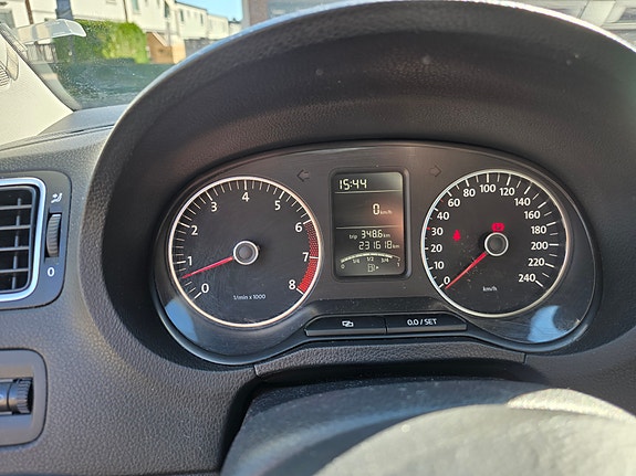 Volkswagen Polo 10 of 13