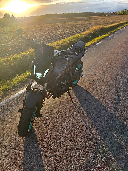 Yamaha MT-07 7 of 8