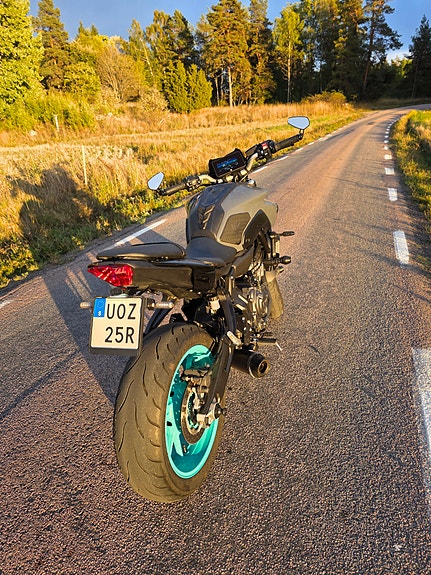 Yamaha MT-07 4 of 8