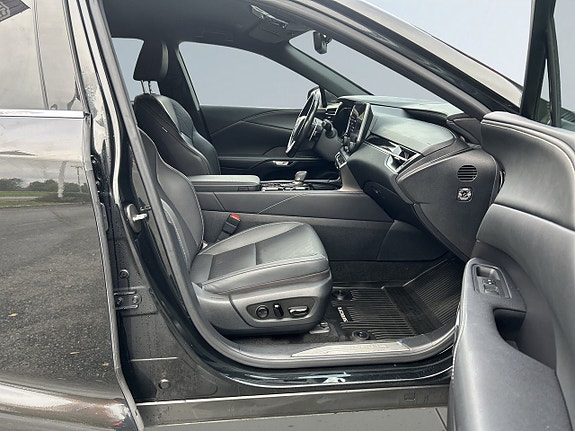 Lexus RX450h+ 10 of 21