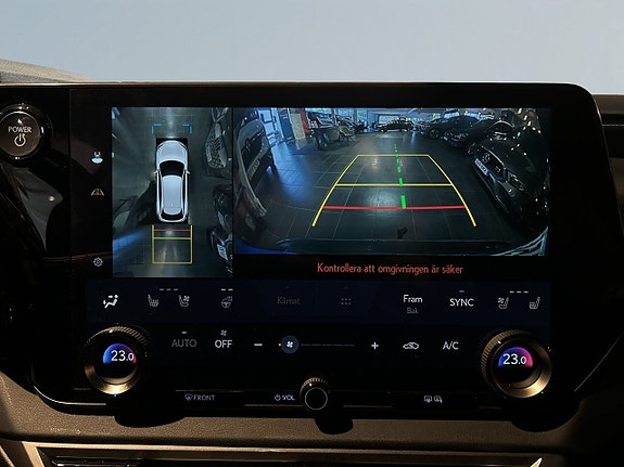 Lexus RX450h+ 15 of 21