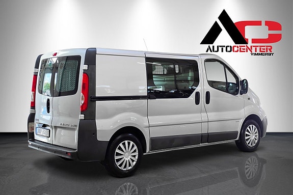 Opel Vivaro 2 of 12