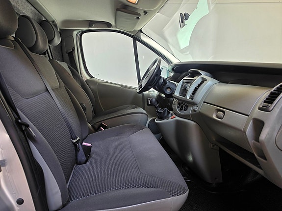 Opel Vivaro 9 of 12