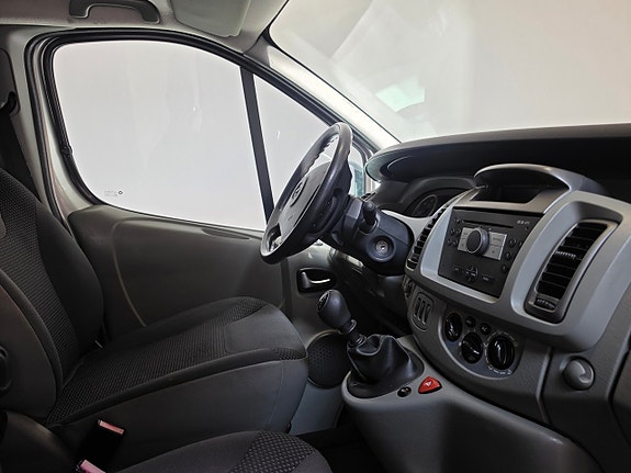 Opel Vivaro 10 of 12