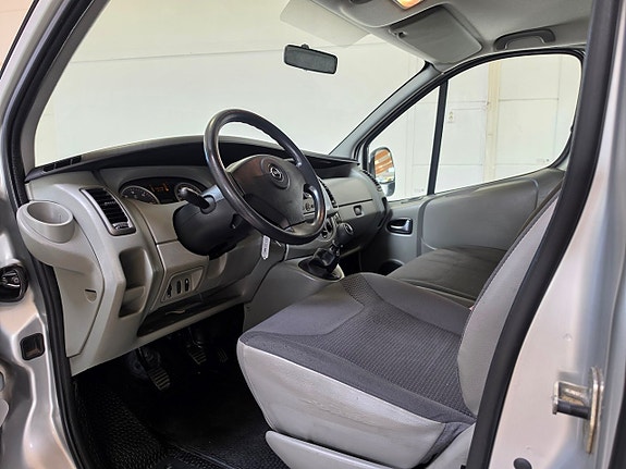 Opel Vivaro 6 of 12