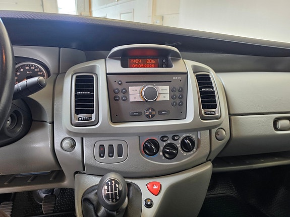 Opel Vivaro 8 of 12