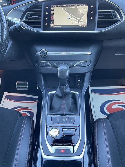 Peugeot 308 SW 14 of 24