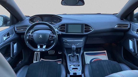 Peugeot 308 SW 10 of 24
