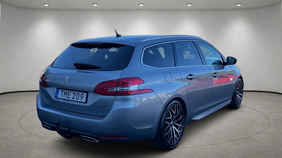 Peugeot 308 SW 8 of 24