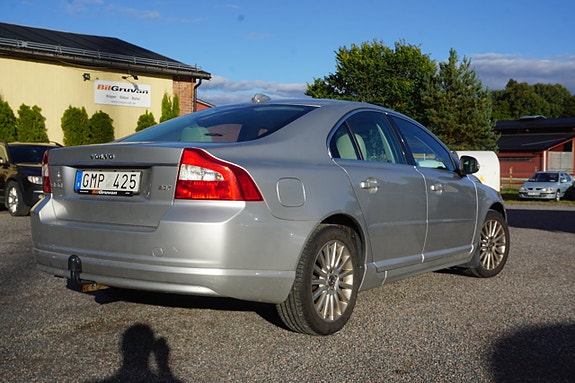 Volvo S80 2 of 7