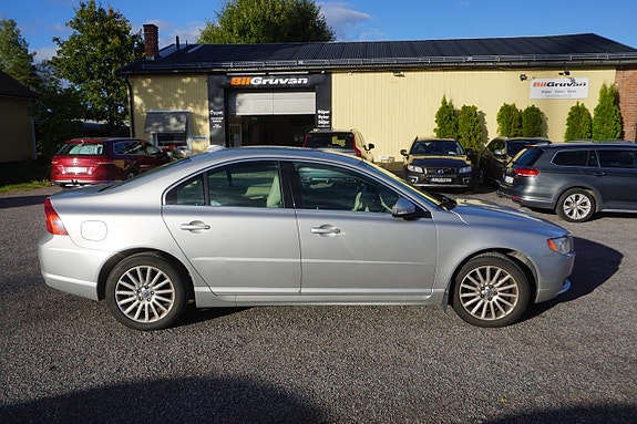 Volvo S80 4 of 7