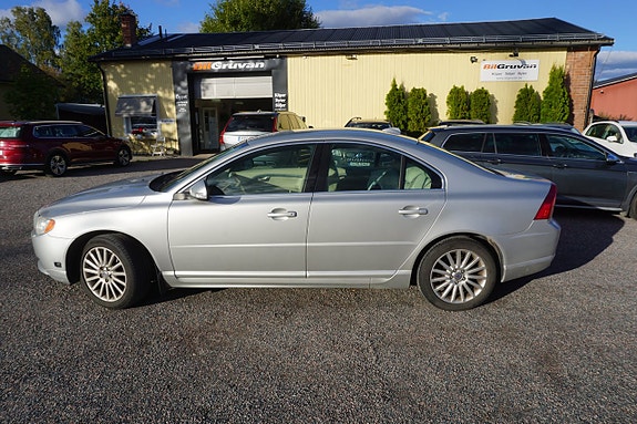 Volvo S80 3 of 7