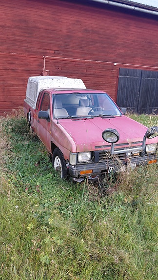 Nissan Navara 2 of 3