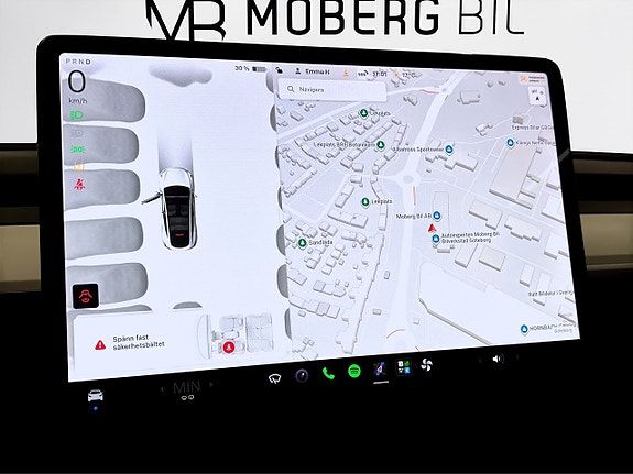 Tesla Model Y 16 of 19