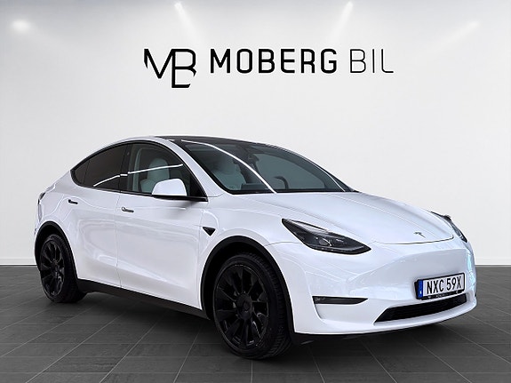 Tesla Model Y 4 of 19