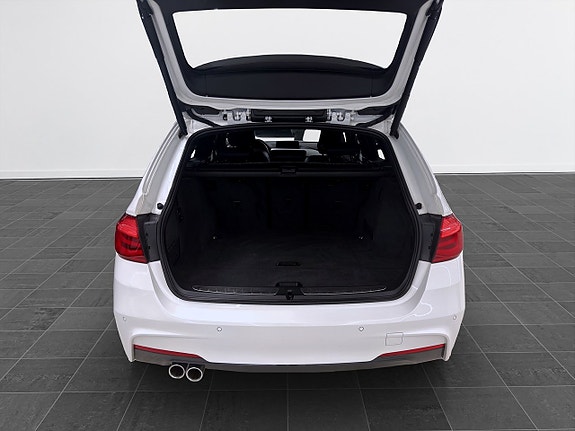 BMW 320 16 of 18