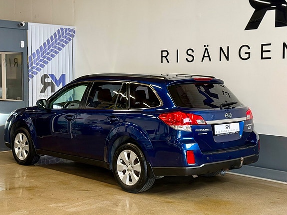 Subaru Outback 3 of 15