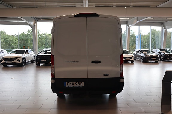 Ford Transit 4 of 12