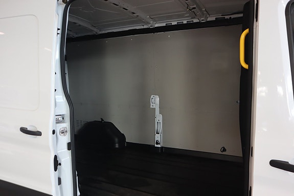 Ford Transit 8 of 12