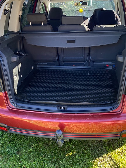 Volkswagen Touran Cross 6 of 6