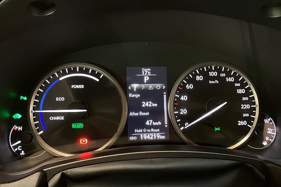 Lexus NX300h 14 of 21
