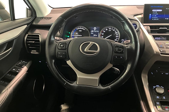 Lexus NX300h 9 of 21