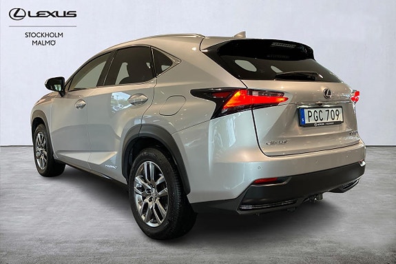 Lexus NX300h 3 of 21