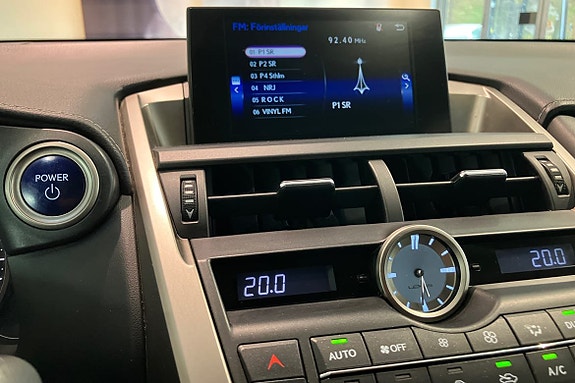 Lexus NX300h 13 of 21
