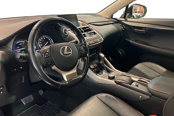 Lexus NX300h 10 of 21