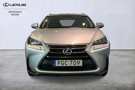 Lexus NX300h 17 of 21
