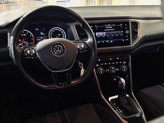 Volkswagen T-Roc 8 of 18