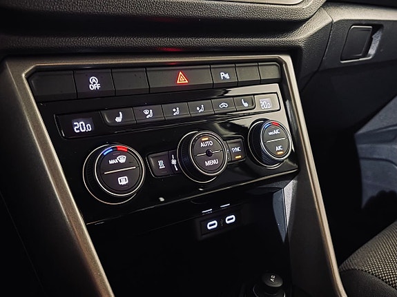 Volkswagen T-Roc 14 of 18