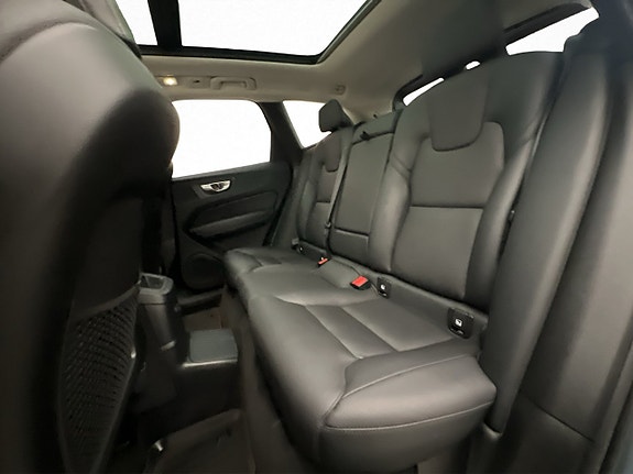 Volvo XC60 14 of 30