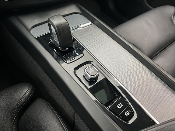 Volvo XC60 27 of 30