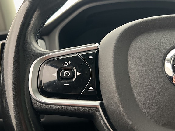 Volvo XC60 18 of 30