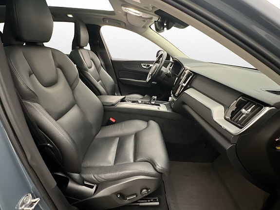Volvo XC60 12 of 30