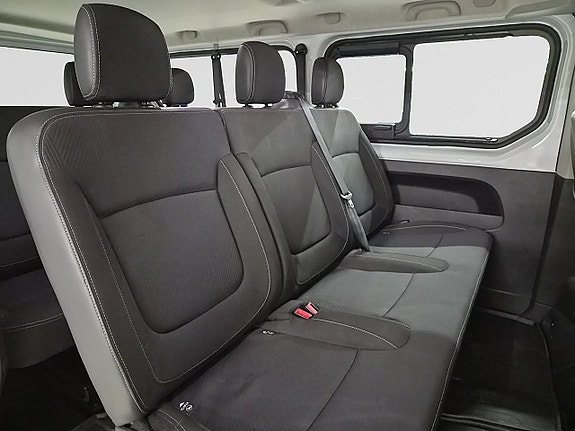 Renault Trafic 19 of 27